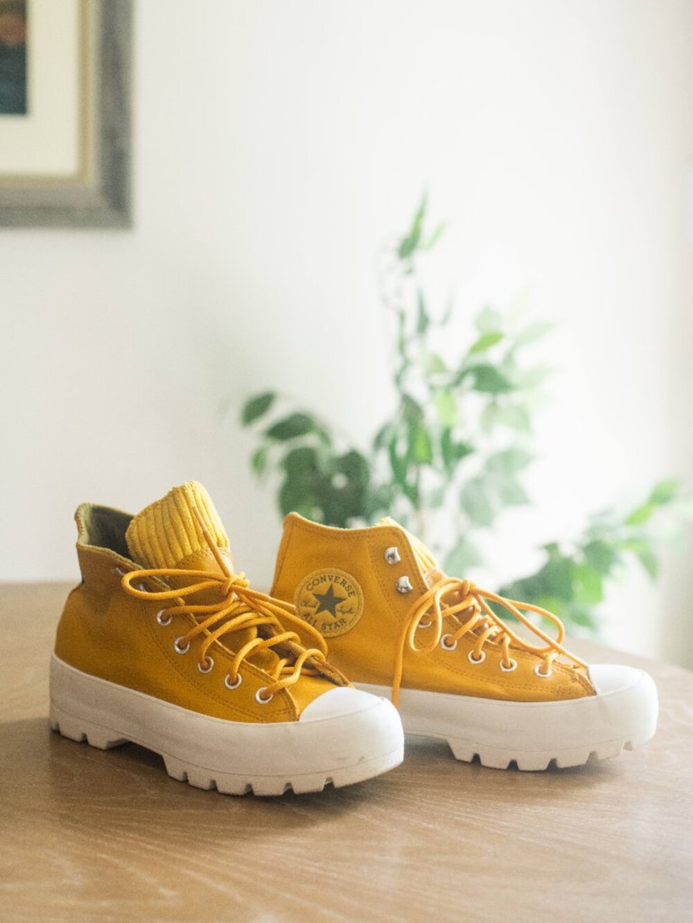 Converse Women’s Chuck Taylor All Star Leather Lugged Sole High Top